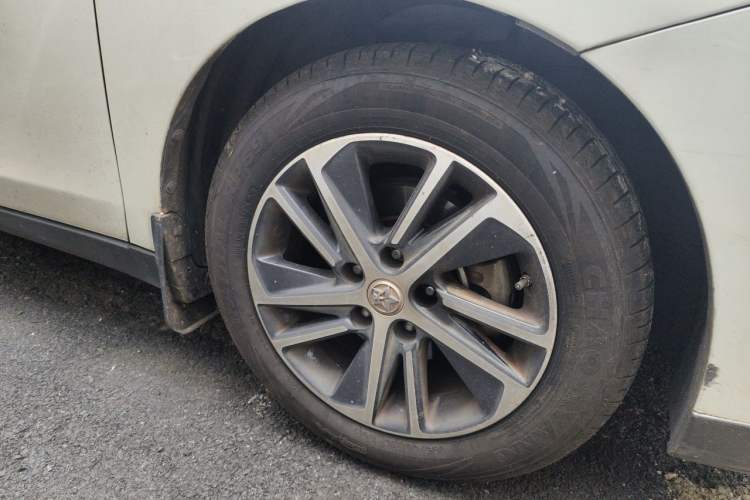 Used Venucia D60 2019 100 000 Honor 1.6L XL CVT Chenku Edition China VI Standard Right Front Wheel Hub