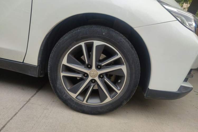 Used Venucia D60 2019 100 000 Honor 1.6L XL CVT Chenku Edition China VI Standard Right Front Wheel Hub