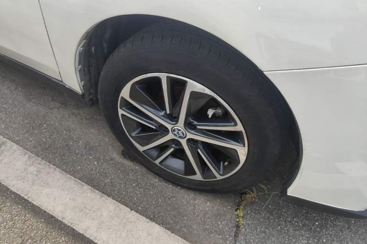 Used Venucia D60 2019 1.6L XE CVT Comfort Edition Right Front Wheel Hub
