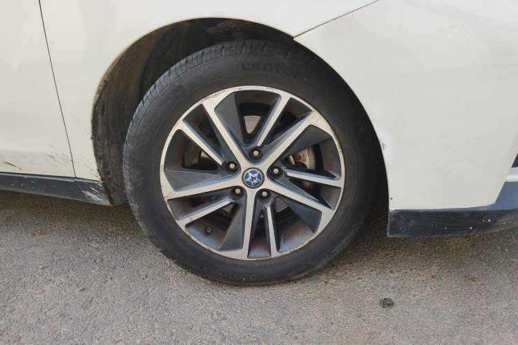 Used Venucia D60 2019 1.6L XL CVT Smart Connect Elite Edition Right Front Wheel Hub