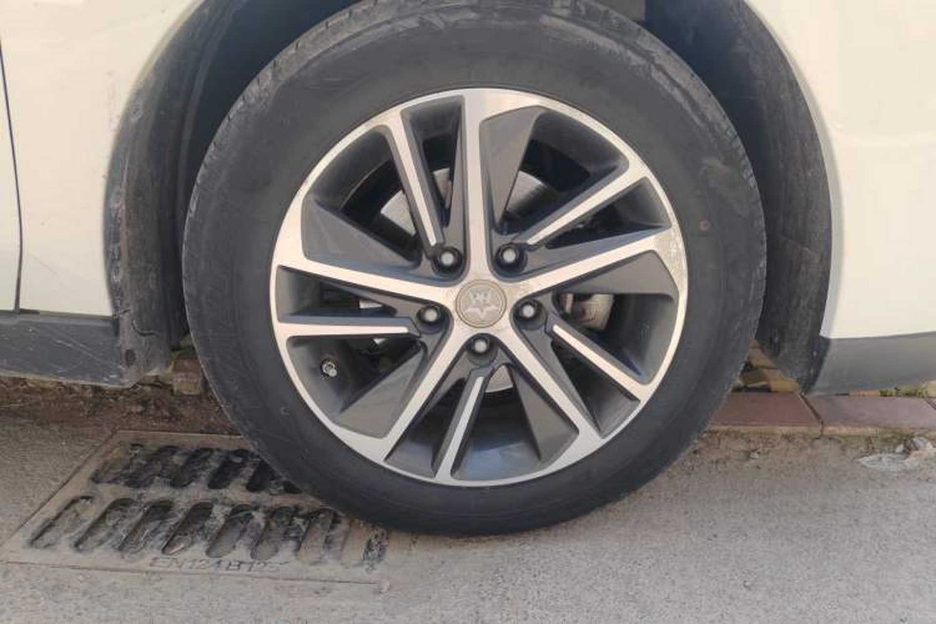 Used Venucia D60 2019 100 000 Honor 1.6L XL CVT Chenku Edition China VI Standard Right Front Wheel Hub