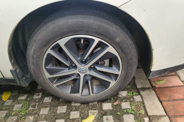 Used Venucia D60 2019 100 000 Honor 1.6L XL CVT Chenku Edition China VI Standard Right Front Wheel Hub