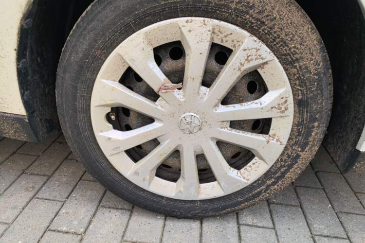 Used Venucia D60 2019 100 000 Glory 1.6L Entry Manual ChenShang Edition China VI Right Front Wheel Hub