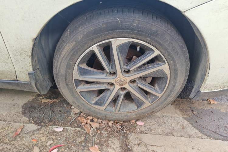 Used Venucia D60 2019 100 000 Honor 1.6L XL CVT Chenku Edition China VI Standard Right Front Wheel Hub