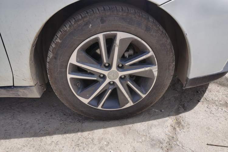 Used Venucia D60 2019 100 000 Glory 1.6L XL Manual Chenku Edition China VI Right Front Wheel Hub