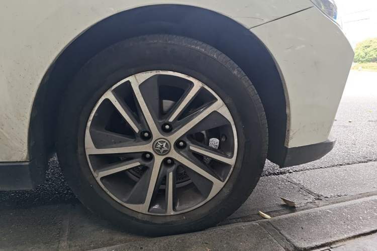 Used Venucia D60 2019 1.6L XE CVT Comfort Edition Right Front Wheel Hub