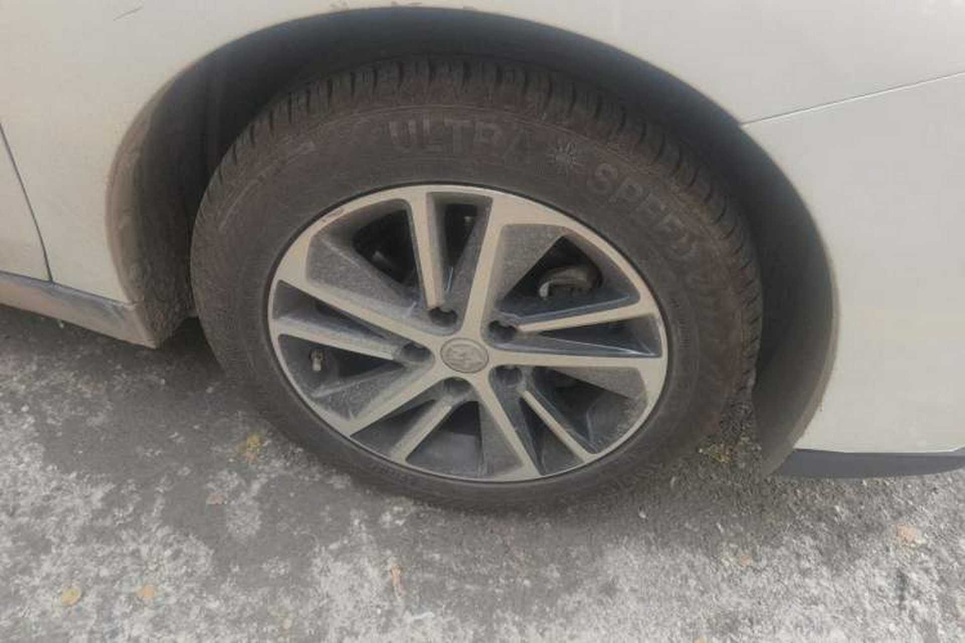Used Venucia D60 2019 100 000 Honor 1.6L XL CVT Chenku Edition China VI Standard Right Front Wheel Hub