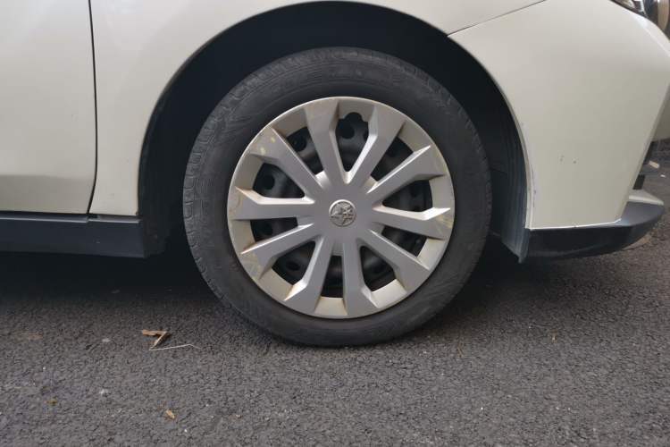 Used Venucia D60 2019 1.6L Entry Manual Fashion Edition Right Front Wheel Hub