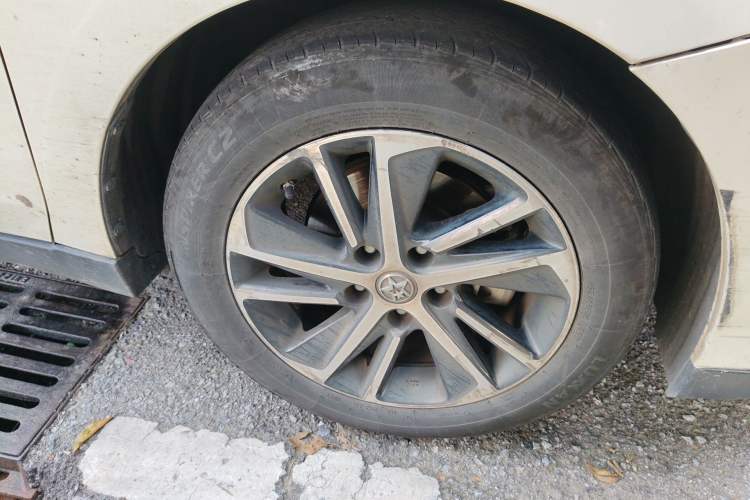 Used Venucia D60 2019 100 000 Honor 1.6L XL CVT Chenku Edition China VI Standard Right Front Wheel Hub