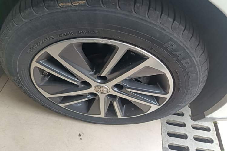 Used Venucia D60 2019 100 000 Honor 1.6L XL CVT Chenku Edition China V Standard Right Front Wheel Hub