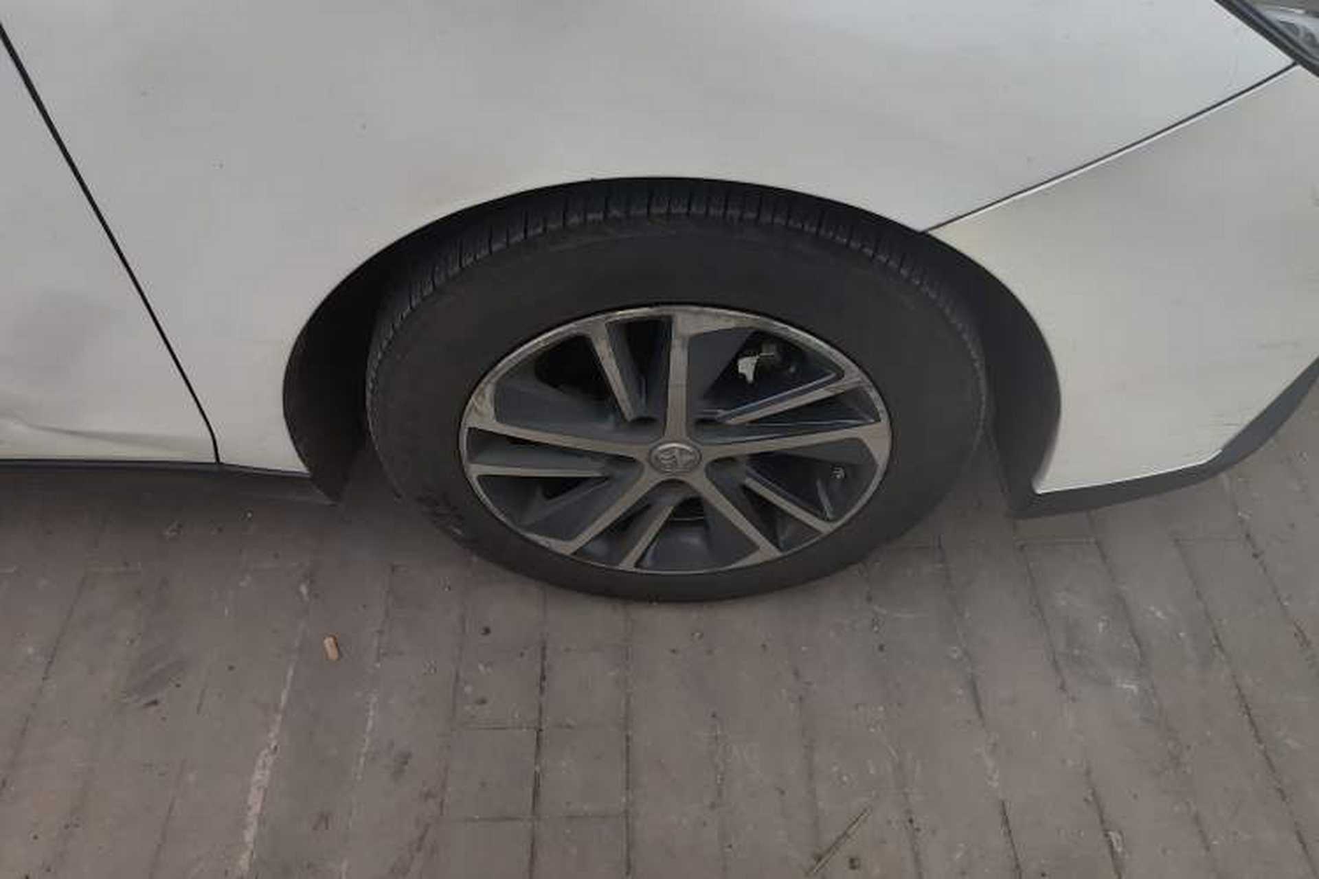 Used Venucia D60 2019 100 000 Glory 1.6L XL Manual Chenku Edition China VI Right Front Wheel Hub