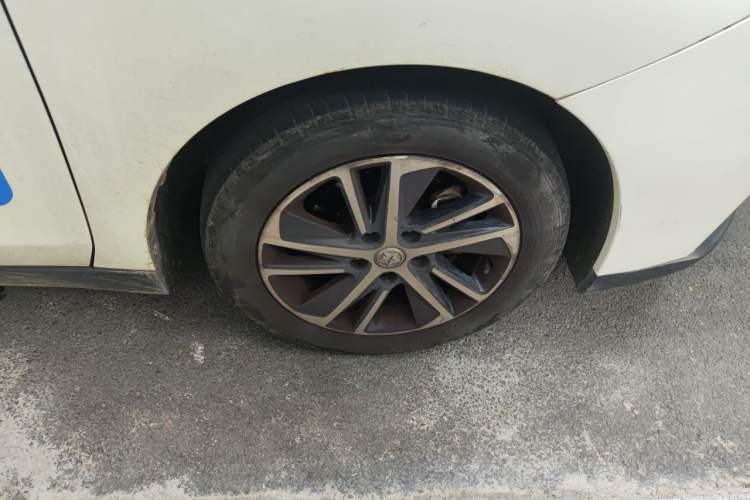 Used Venucia D60 2019 100 000 Honor 1.6L XL CVT Chenku Edition China VI Standard Right Front Wheel Hub