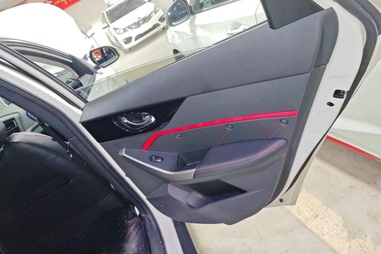 Used Venucia D60 2019 1.6L XL CVT Smart Connect Elite Edition Right Rear Door Interior