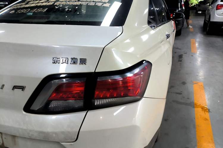 Used Venucia D60 2019 100 000 Glory 1.6L XL Manual Chenku Edition China VI Right Rear Taillight