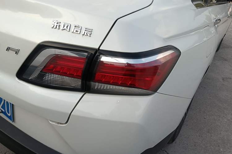 Used Venucia D60 2019 100 000 Glory 1.6L XL Manual Chenku Edition China VI Right Rear Taillight