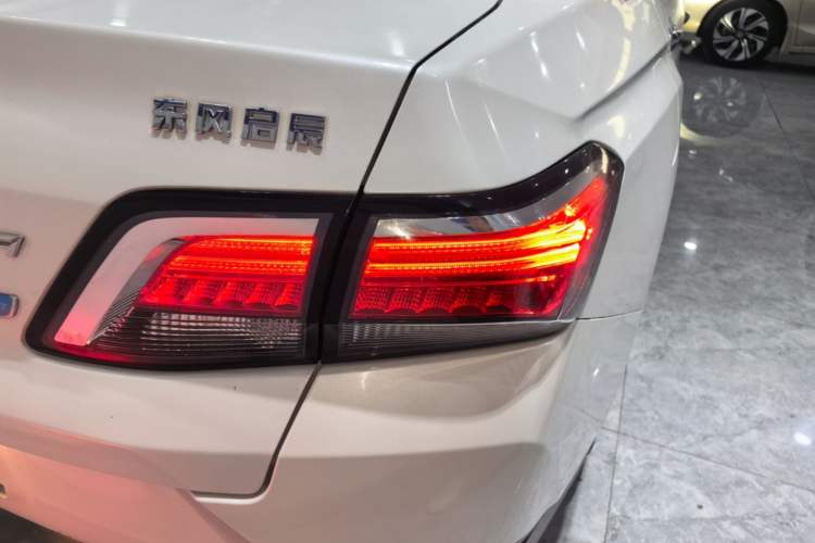 Used Venucia D60 2019 100 000 Honor 1.6L XL CVT Chenku Edition China V Standard Right Rear Taillight