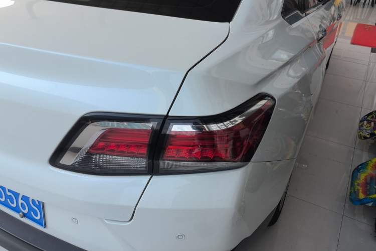 Used Venucia D60 2019 100 000 Glory 1.6L Entry Manual ChenShang Edition China VI Right Rear Taillight