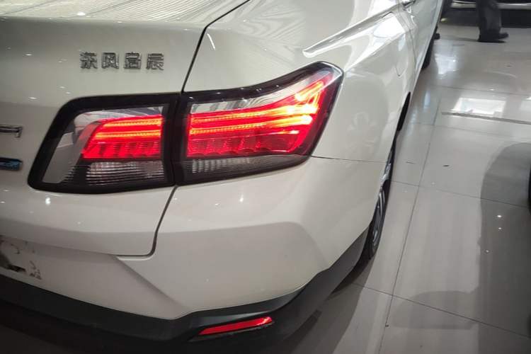 Used Venucia D60 2019 100 000 Honor 1.6L XL CVT Chenku Edition China V Standard Right Rear Taillight