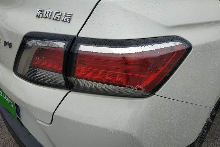 Used Venucia D60 2019 100 000 Glory 1.6L XL Manual Chenku Edition China VI Right Rear Taillight