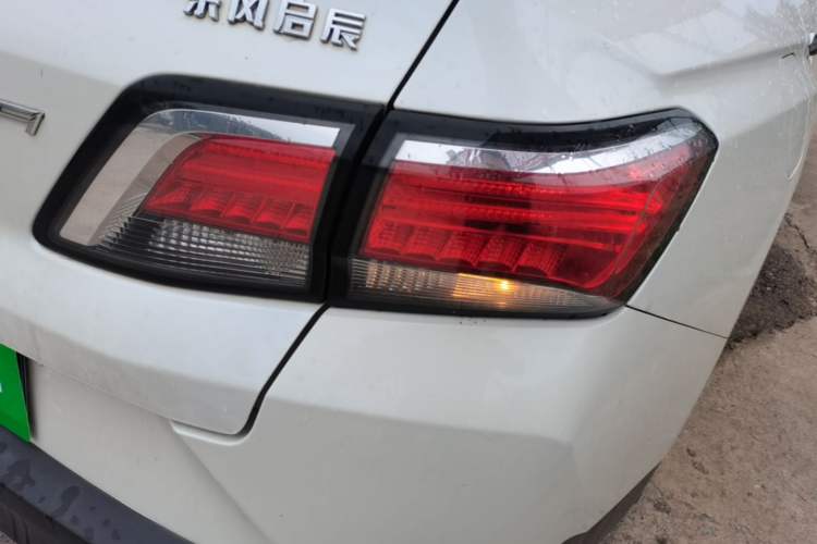 Used Venucia D60 2019 100 000 Glory 1.6L Entry Manual ChenShang Edition China VI Right Rear Taillight