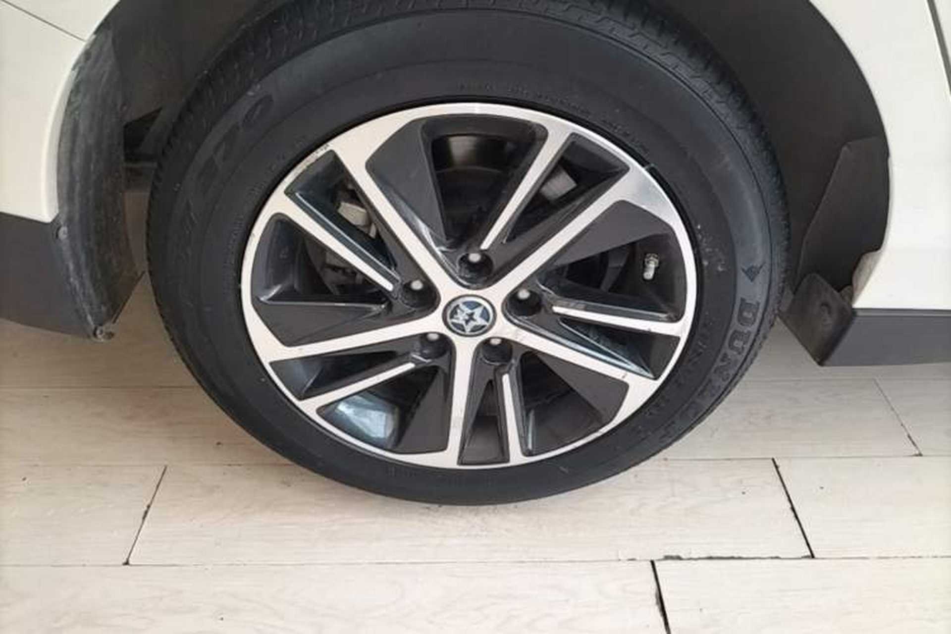 Used Venucia D60 2019 1.6L XL Manual SmartConnect Elite Edition Right Rear Wheel Hub