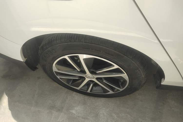 Used Venucia D60 2019 100 000 Honor 1.6L XL CVT Chenku Edition China VI Standard Right Rear Wheel Hub