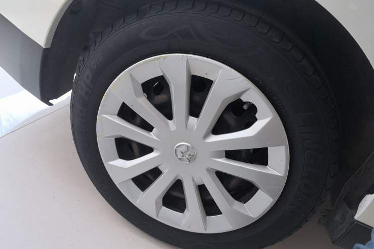 Used Venucia D60 2019 100 000 Glory 1.6L Entry Manual ChenShang Edition China VI Right Rear Wheel Hub