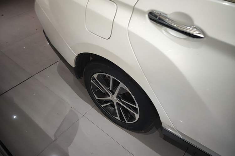 Used Venucia D60 2019 100 000 Honor 1.6L XL CVT Chenku Edition China V Standard Right Rear Wheel Hub