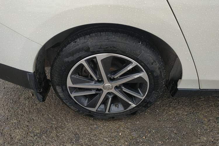 Used Venucia D60 2019 100 000 Glory 1.6L XL Manual Chenku Edition China VI Right Rear Wheel Hub