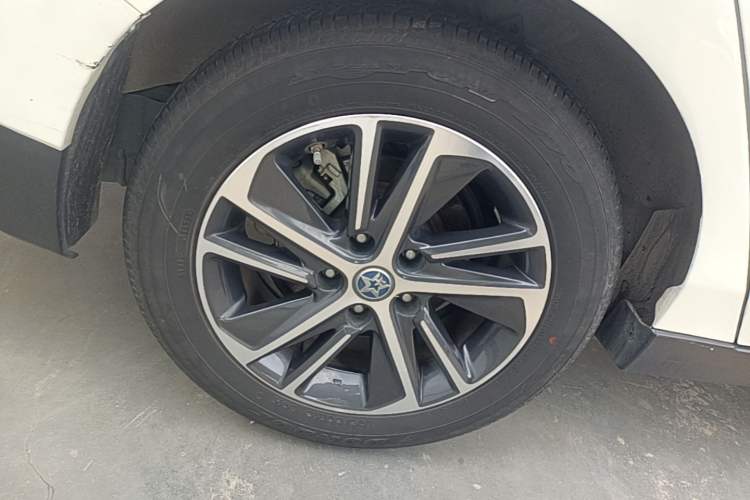 Used Venucia D60 2019 100 000 Honor 1.6L XL CVT Chenku Edition China VI Standard Right Rear Wheel Hub