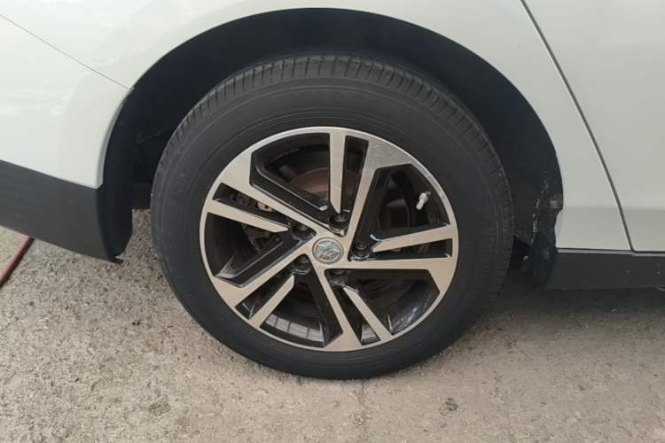 Used Venucia D60 2019 100 000 Glory 1.6L Entry Manual ChenShang Edition China VI Right Rear Wheel Hub