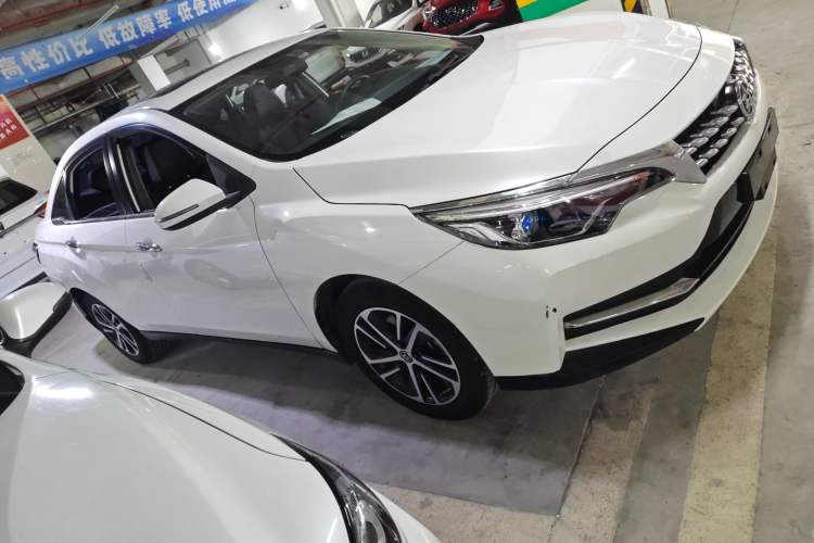 Used Venucia D60 2019 1.6L XL CVT Smart Connect Elite Edition Right Side