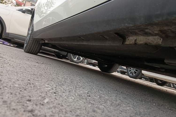 Used Venucia D60 2019 100 000 Glory 1.6L XL Manual Chenku Edition China VI Right Side Sill