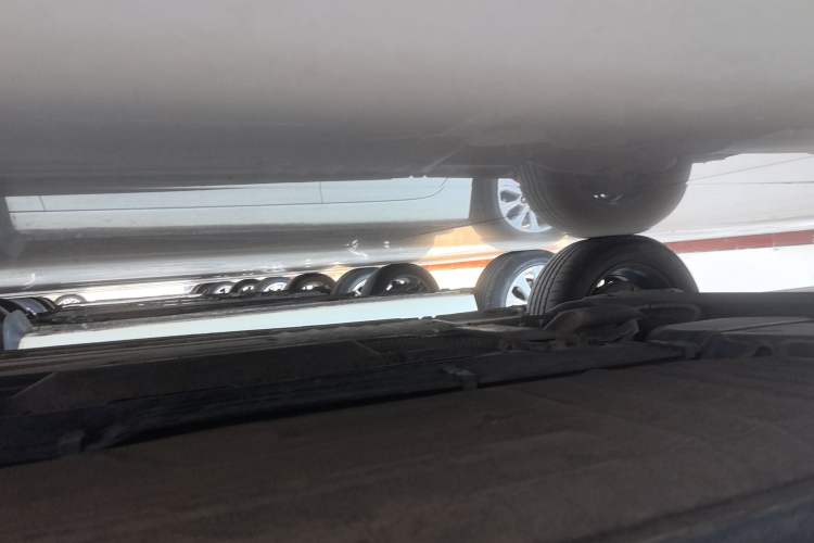Used Venucia D60 2019 100 000 Glory 1.6L Entry Manual ChenShang Edition China VI Right Side Sill