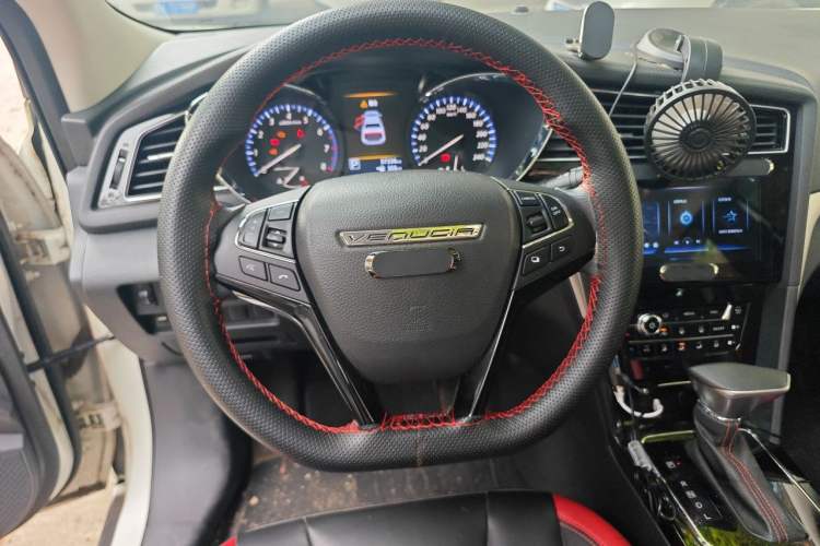 Used Venucia D60 2019 100 000 Honor 1.6L XL CVT Chenku Edition China VI Standard Steering Wheel