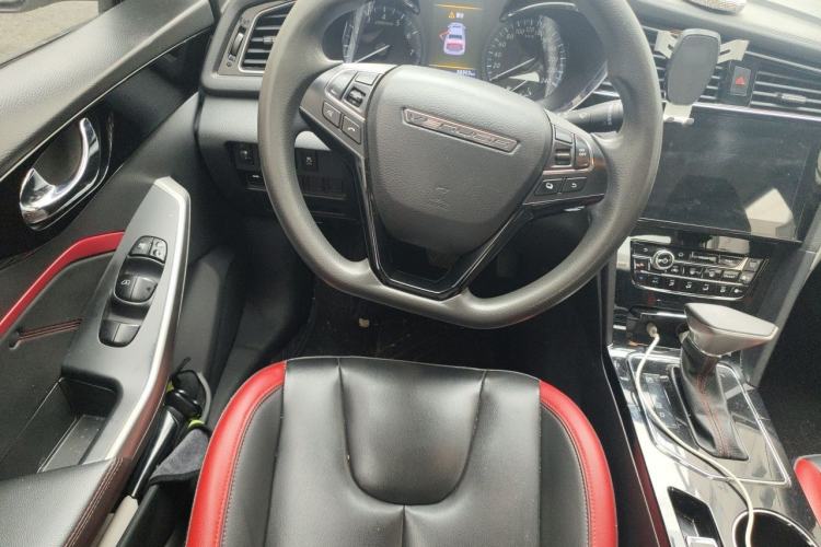 Used Venucia D60 2019 100 000 Honor 1.6L XL CVT Chenku Edition China VI Standard Steering Wheel