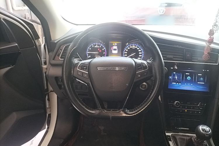 Used Venucia D60 2019 1.6L XL Manual SmartConnect Elite Edition Steering Wheel