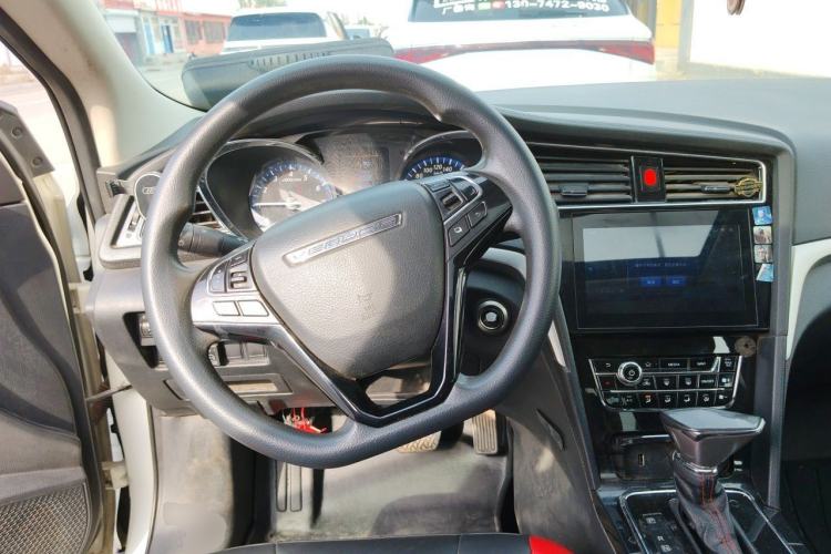 Used Venucia D60 2019 1.6L XL CVT Smart Connect Elite Edition Steering Wheel