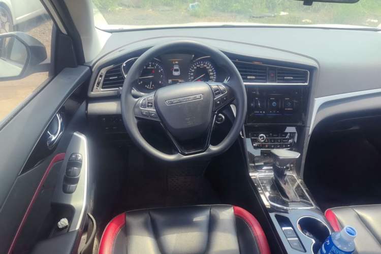 Used Venucia D60 2019 100 000 Honor 1.6L XL CVT Chenku Edition China VI Standard Steering Wheel