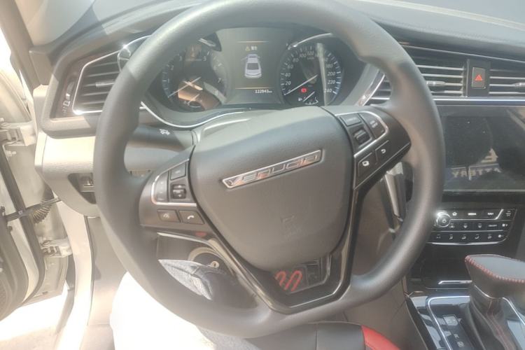 Used Venucia D60 2019 100 000 Honor 1.6L XL CVT Chenku Edition China VI Standard Steering Wheel