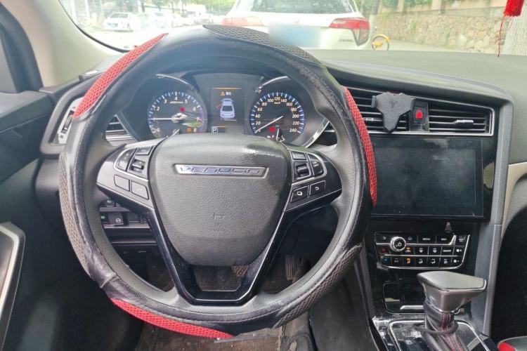 Used Venucia D60 2019 100 000 Honor 1.6L XL CVT Chenku Edition China VI Standard Steering Wheel
