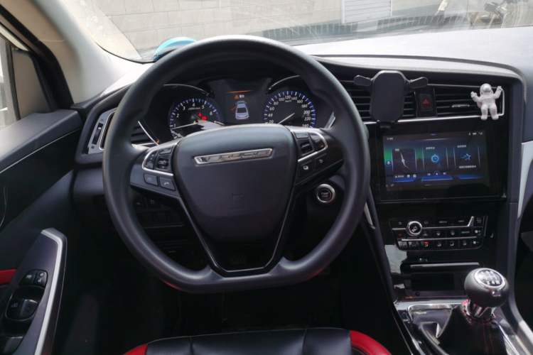 Used Venucia D60 2019 100 000 Glory 1.6L XL Manual Chenku Edition China VI Steering Wheel