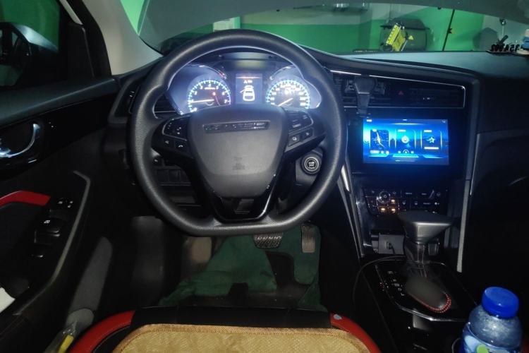 Used Venucia D60 2019 100 000 Honor 1.6L XL CVT Chenku Edition China VI Standard Steering Wheel