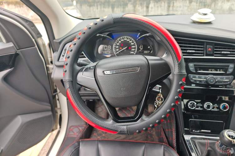 Used Venucia D60 2019 100 000 Glory 1.6L Entry Manual ChenShang Edition China VI Steering Wheel