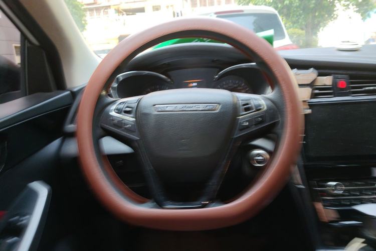 Used Venucia D60 2019 100 000 Honor 1.6L XL CVT Chenku Edition China VI Standard Steering Wheel