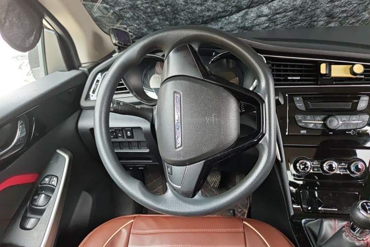 Used Venucia D60 2019 100 000-Yuan Glory 1.6L XE Manual – Chenxiang Edition China VI Steering Wheel