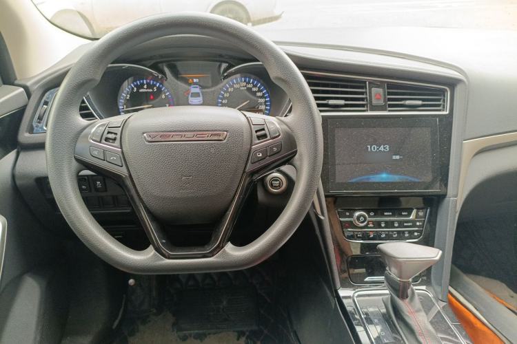 Used Venucia D60 2019 100 000 Honor 1.6L XL CVT Chenku Edition China VI Standard Steering Wheel