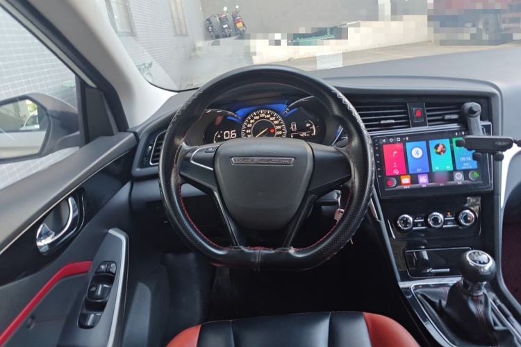 Used Venucia D60 2019 100 000 Glory 1.6L Entry Manual ChenShang Edition China VI Steering Wheel