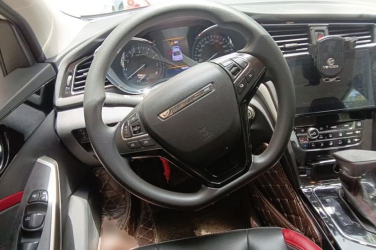 Used Venucia D60 2019 100 000 Honor 1.6L XL CVT Chenku Edition China VI Standard Steering Wheel