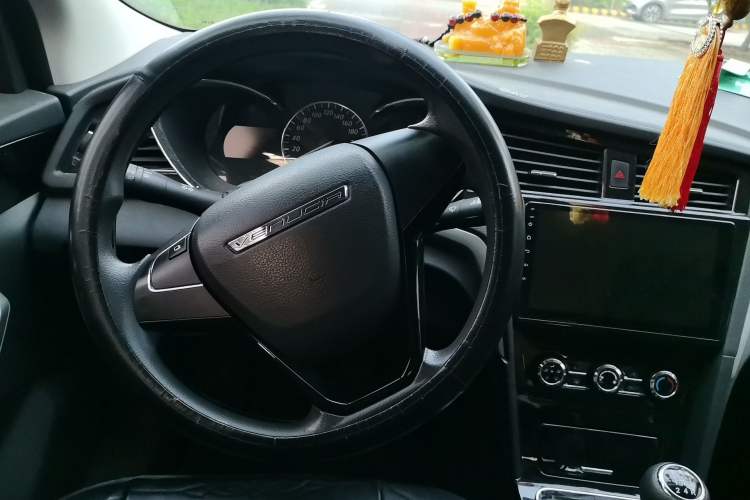 Used Venucia D60 2019 100 000 Glory 1.6L Entry Manual ChenShang Edition China VI Steering Wheel